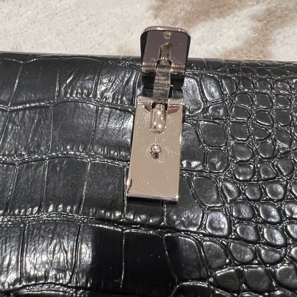 Liz Claiborne Faux Snakeskin Wallet- NWT - Picture 9 of 16